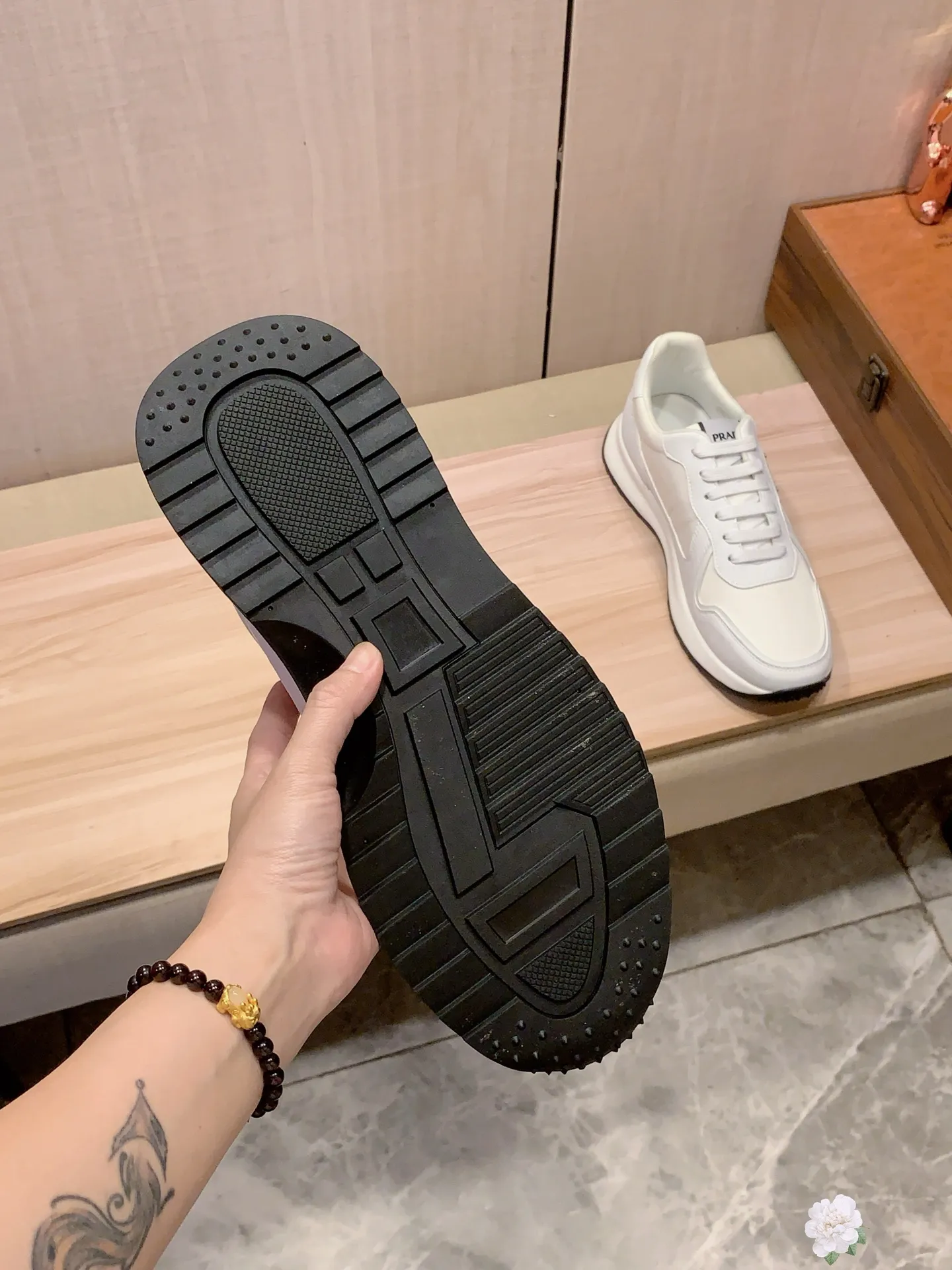 Men's men's shoes💰460💰💰🎩🎩[Lightning][Lightning] "PRADA*" The latest and most popular casual shoes, top brand [seduce] luxury ~ purchasing agency, top ~ quality. [Strong] The upper is made of imported breathable cowhide with material ➕ breathable sheepskin feet (•) and fine workmanship. The original stylish and stylish soft rubber wear-resistant and non-slip outsole is light and comfortable on the feet. The real thing looks better when photographed in person. 0121: code: 38-44, 4️⃣ colors selected